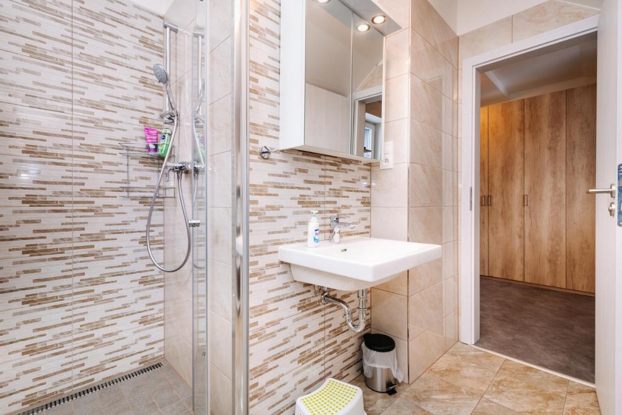 Aura V By Mountain Ways Apartment โบจิดาร์ ภายนอก รูปภาพ
